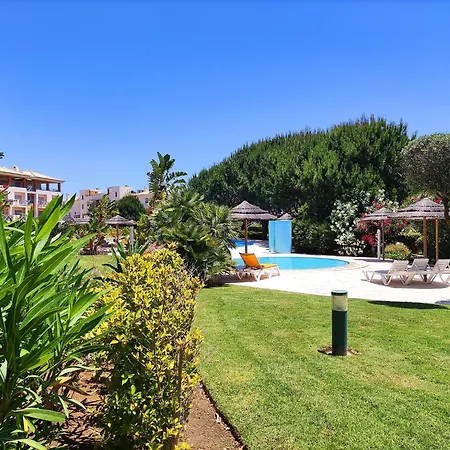 Апартаменти Fabulous Sunny Pool&garden By Becherish